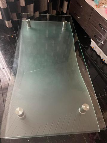 Glazen salontafel beschikbaar voor biedingen