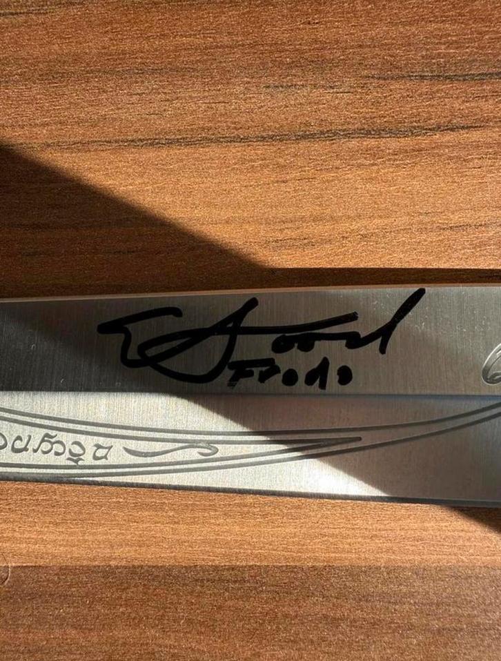 Sting replica gesigneerd door Elijah Wood (Frodo), Verzamelen, Film en Tv, Zo goed als nieuw, Film, Beeldje, Replica of Model