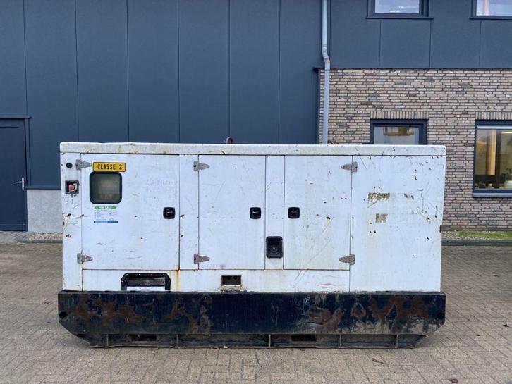 Himoinsa HFW 200 Iveco NEF 67 Stamford 200 kVA Silent genera, Zakelijke goederen, Machines en Bouw | Aggregaten, Ophalen of Verzenden