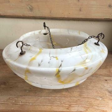 Art Deco opaline schaallamp beschikbaar voor biedingen
