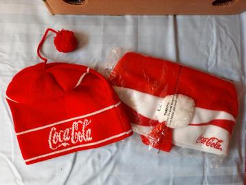 2 rode Coca-Cola sjaals, rode Coca-Cola muts en kerstmuts