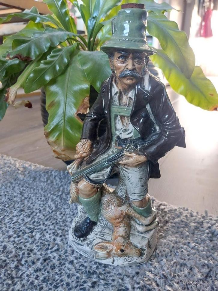 Vintage Jager keramiek kruik - Mindestnh L.05 ca 27cm hoog, Antiek en Kunst, Kunst | Beelden en Houtsnijwerken, Ophalen of Verzenden