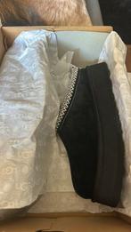 UGG Tazz black 42, Ophalen of Verzenden, Nieuw, Zwart
