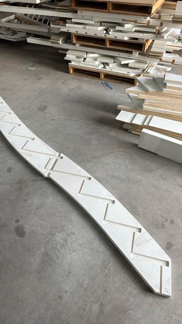Halfslag trap 3080 hoog dicht beschikbaar voor biedingen