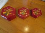 3 sieraden doosjes bloemmotief diam. 9 cm, 7 cm en 6 cm, Ophalen, Gebruikt, Roze