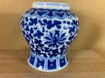 Blauw Chinese vaas gemerkt, Antiek en Kunst, Ophalen of Verzenden