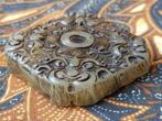 Mooi antiek Oosters amulet van groen jade 4,5 cm., Antiek en Kunst, Ophalen of Verzenden
