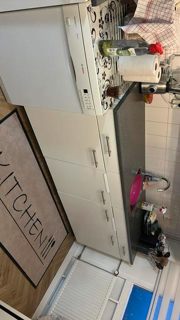Witte Bruynzeel Keukenkasten + Aanrecht + Kraan