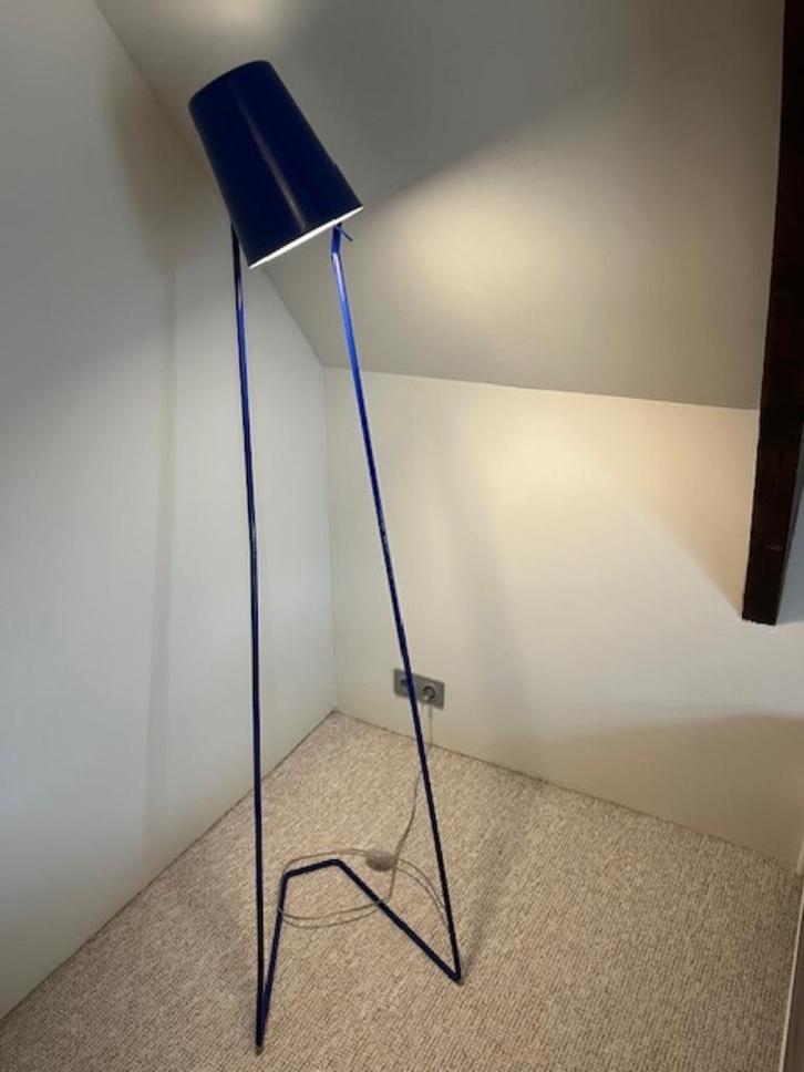 Staande lamp van Leitmotiv, Huis en Inrichting, Lampen | Tafellampen, Gebruikt, 75 cm of meer, Metaal, Ophalen