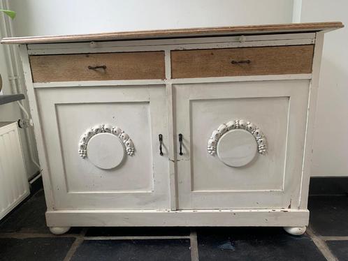 Authentiek houten dressoir met sierdetails, Huis en Inrichting, Kasten | Dressoirs, Gebruikt, 100 tot 150 cm, 50 tot 75 cm, Met lade(s)