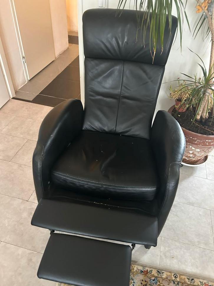 Comfortabele relaxstoel, Huis en Inrichting, Fauteuils, Gebruikt, Leer, 75 tot 100 cm, Ophalen of Verzenden