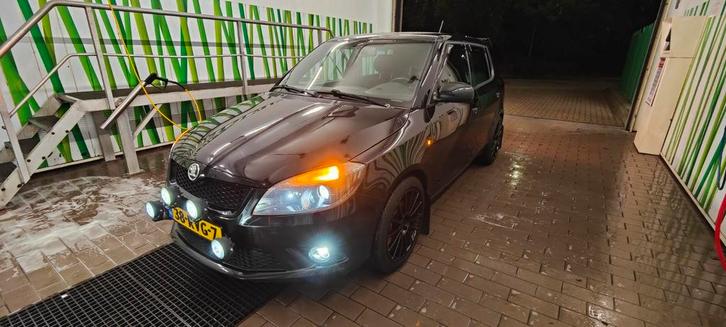 Skoda Fabia VRS 1.4 DSG7 132KW 2011 Zwart, Auto's, Skoda, Particulier, Fabia, ABS, Airbags, Airconditioning, Bluetooth, Centrale vergrendeling