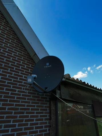 2 schotelantennes  beschikbaar voor biedingen