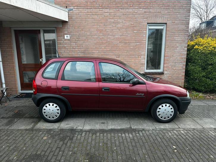 Opel Corsa 1.4 - Nieuwe APK - 5 deurs - 3e eigenaar, Auto's, Opel, Particulier, Corsa, Metallic lak, Radio, Benzine, Hatchback