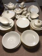 Mooi vintage servies !!! Compleet !!!, Ophalen, Zo goed als nieuw, Effen, Porselein