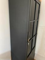 Te koop stoeren industriële metalen kast( zwart), Ophalen, Zo goed als nieuw