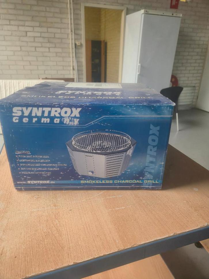 Syntrox Smokeless Charcoal Grill, Tuin en Terras, Houtskoolbarbecues, Zo goed als nieuw, Ophalen of Verzenden