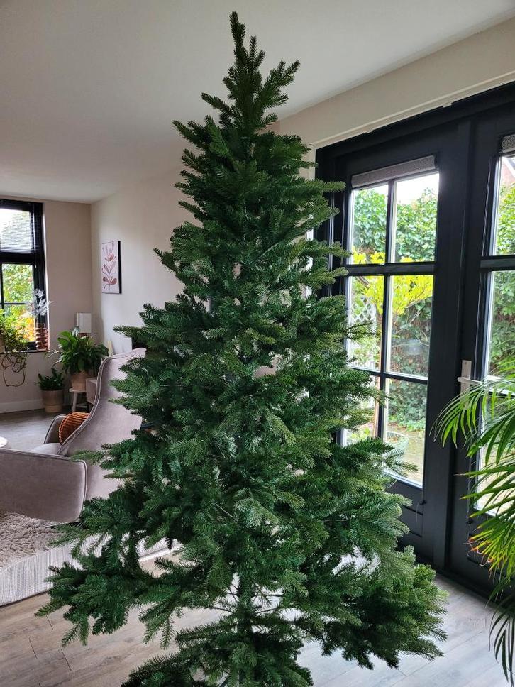 Kunstkerstboom Black box 2.30 m, Diversen, Kerst, Zo goed als nieuw, Ophalen