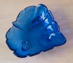 Blauwe Schaal in Bladvorm - glas, Huis en Inrichting, Woonaccessoires | Schalen en Manden, Schaal, Ophalen of Verzenden, Nvt, Overige vormen