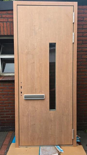 Alluminium Voordeur met houtnerf beplating nieuw beschikbaar voor biedingen