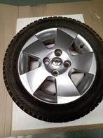lichtmetalen velgen met winterbanden Toyota Aygo, Auto-onderdelen, Banden en Velgen, Ophalen, 14 inch, Gebruikt, 155 mm