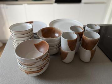 Servies beschikbaar voor biedingen