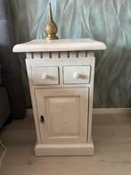 Twee whitewash grenen nachtkastjes, Ophalen, Minder dan 45 cm, Zo goed als nieuw, 70 cm of meer