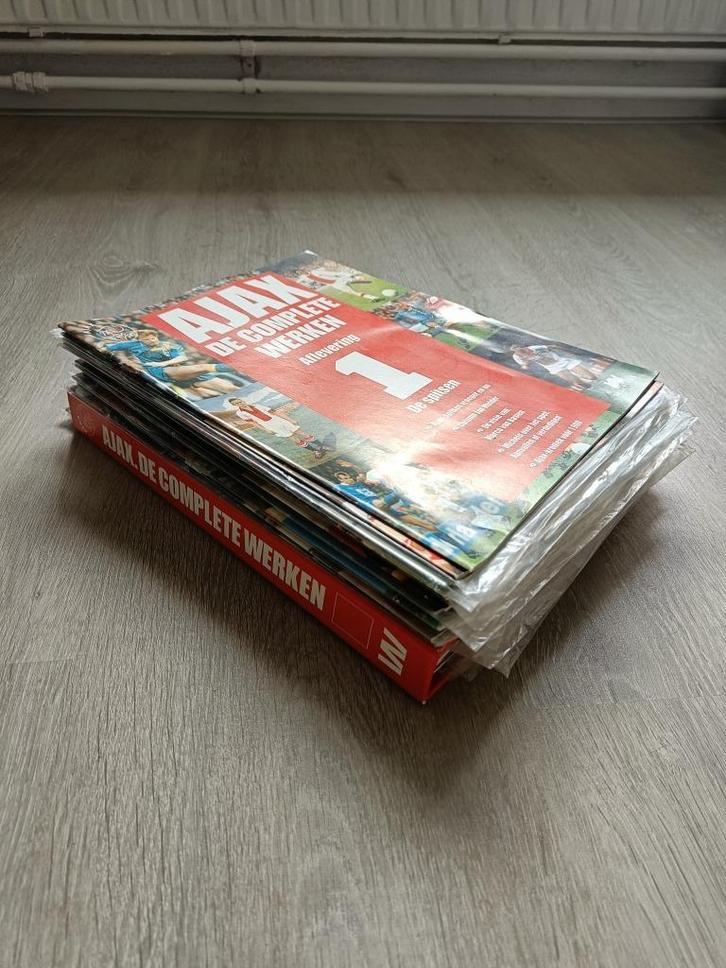 Ajax – De Complete Werken, Verzamelen, Sportartikelen en Voetbal, Zo goed als nieuw, Boek of Tijdschrift, Ajax, Ophalen of Verzenden