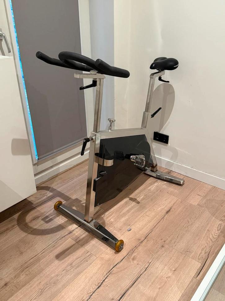 Masterbike Spinningfiets - Topconditie!, Sport en Fitness, Fitnessapparatuur, Gebruikt, Spinningfiets, Benen, Metaal, Ophalen