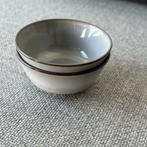 Twee pindabakjes Fris Edam, Ophalen of Verzenden