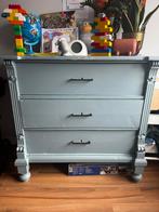 Brokante kast en komode voor baby’s en peuters., Kinderen en Baby's, Kinderkamer | Commodes en Kasten, Ophalen, Gebruikt, 50 tot 70 cm