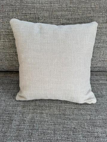 Sierkussen beige 40x40cm beschikbaar voor biedingen