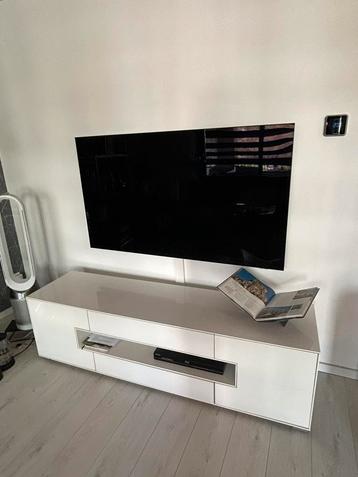 Tv meubel wit hoogglans beschikbaar voor biedingen