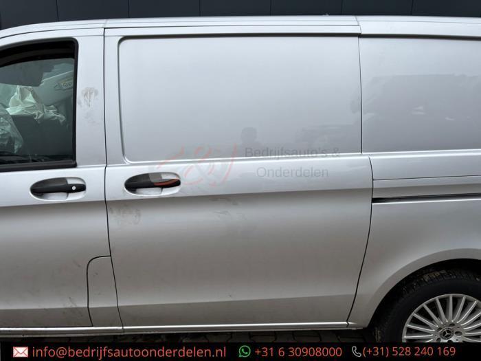 Schuifdeur links van een Mercedes Vito (9744), Auto-onderdelen, Carrosserie en Plaatwerk, Deur, Mercedes-Benz, Gebruikt, 3 maanden garantie