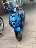 Zip scooter 2018, Fietsen en Brommers, Scooters | Piaggio, Ophalen, Zo goed als nieuw, Benzine, Zip