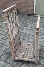 Verrijdbare houtmand voor binnen bij de openhaard of kachel, Ophalen