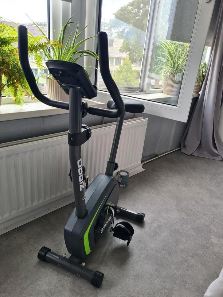 Zipro Hometrainer - Zo goed als nieuw!, Sport en Fitness, Fitnessapparatuur, Zo goed als nieuw, Hometrainer, Benen, Metaal, Ophalen