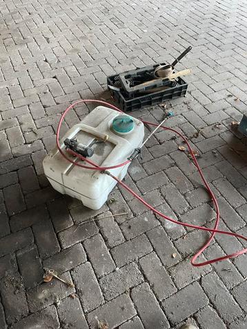 Onkruidspuit quad vat beschikbaar voor biedingen