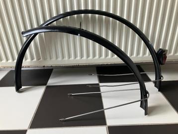 Mooie metalen spatborden zwart  + beugels - zie foto’s beschikbaar voor biedingen