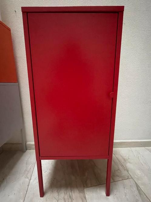 Lixhult IKEA kast / locker / metaal rood, Huis en Inrichting, Kasten | Lockerkasten, Zo goed als nieuw, Ophalen