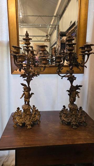 Zware grote antieke bronzen putty kandelaren 74 cm  beschikbaar voor biedingen