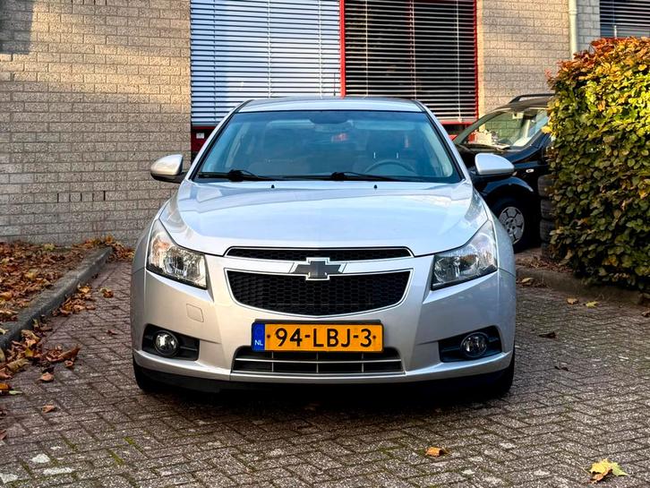 Chevrolet Cruze 1.8 2010 Grijs Nette auto, Auto's, Chevrolet, Particulier, Cruze, ABS, Airbags, Airconditioning, Alarm, Bluetooth