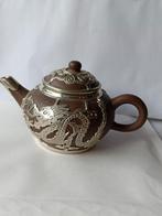 Yixing-theepotje, handgemaakt .met tin draken ., Antiek en Kunst, Antiek | Servies los, Ophalen of Verzenden
