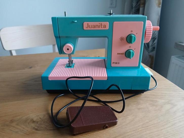 Vintage retro Piko Juanita kindernaaimachine, Antiek en Kunst, Antiek | Naaimachines, Ophalen of Verzenden