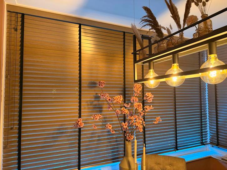 Houten Jaloezieën Raambekleding grijs beige greige, Huis en Inrichting, Stoffering | Gordijnen en Lamellen, Zo goed als nieuw