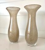 2 prachtige glazen vazen set beige glas bubbels, Overige kleuren, 50 tot 75 cm, Ophalen of Verzenden, Glas