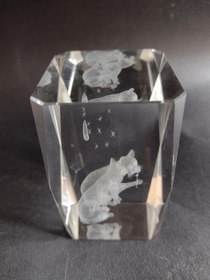 3D laser glasblok / kristal object met 2 katten H 8,5 cm, Antiek en Kunst, Antiek | Glas en Kristal, Ophalen