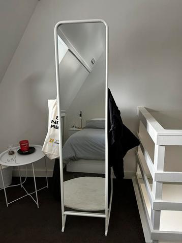 Ikea Standing Mirror beschikbaar voor biedingen