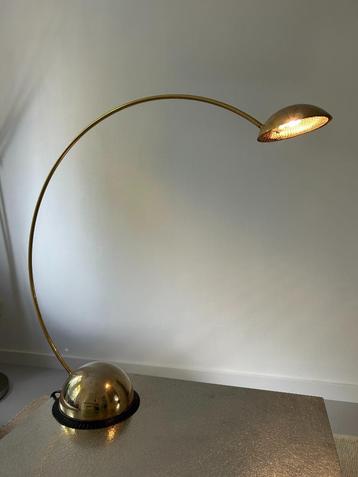 Vrieland messing design booglamp | Dutch Design beschikbaar voor biedingen