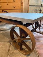 Stoere industriele tafel salontafel tuintafel verandatafel, Ophalen